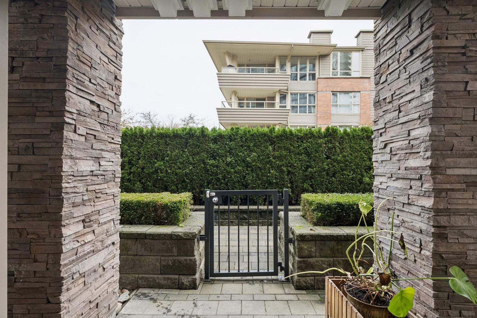 Listing Image 14