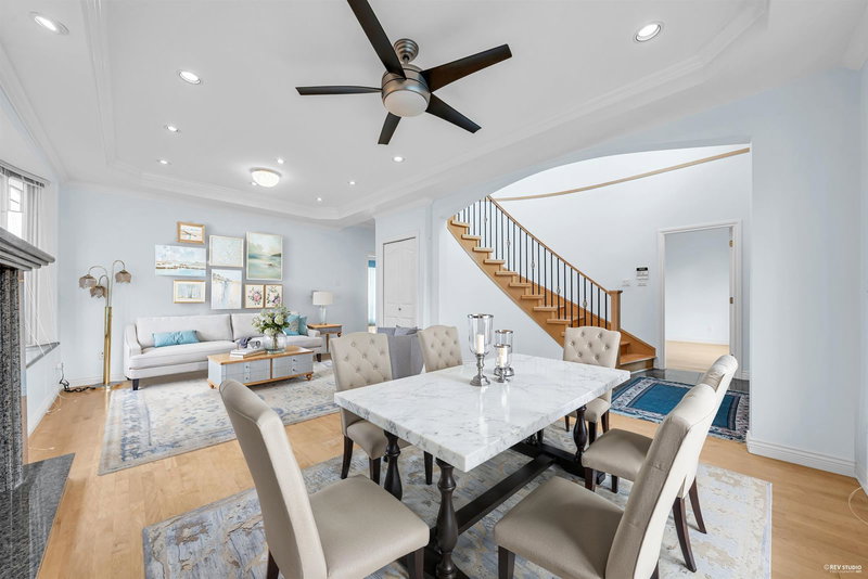 213 28th Street, North Vancouver, V7N 2H9 | Image 2