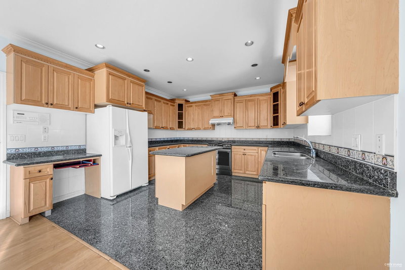 213 28th Street, North Vancouver, V7N 2H9 | Image 3