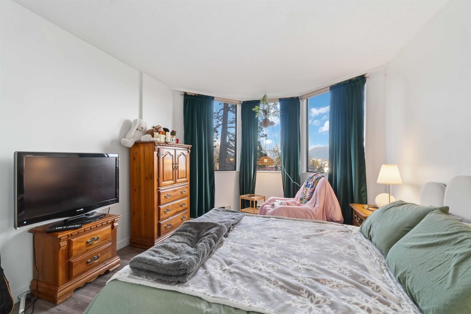 Listing Image 10