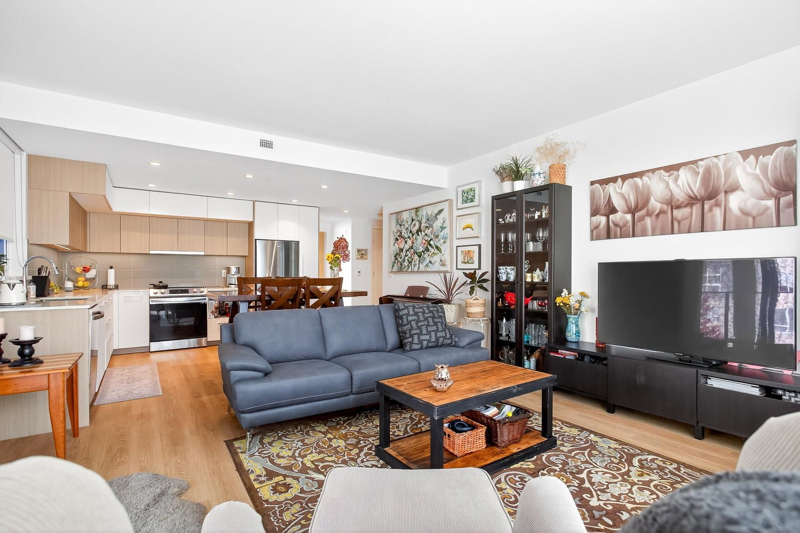 Listing Image 8