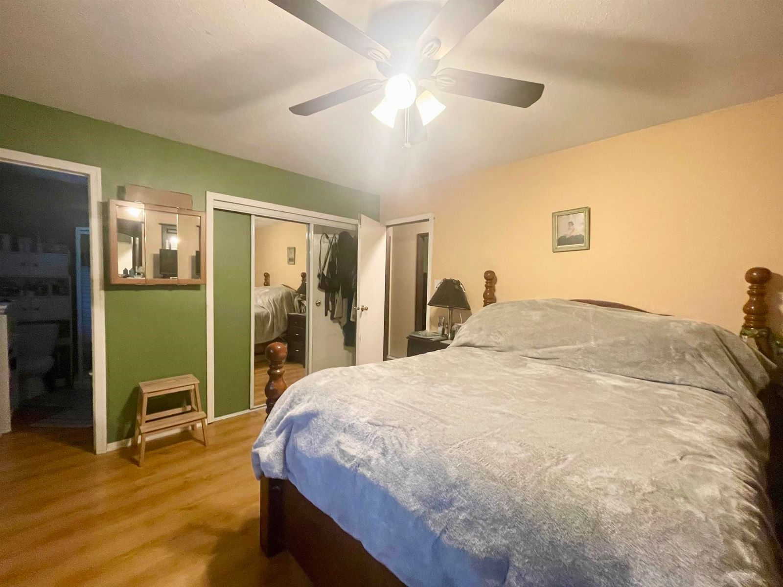 Listing Image 9