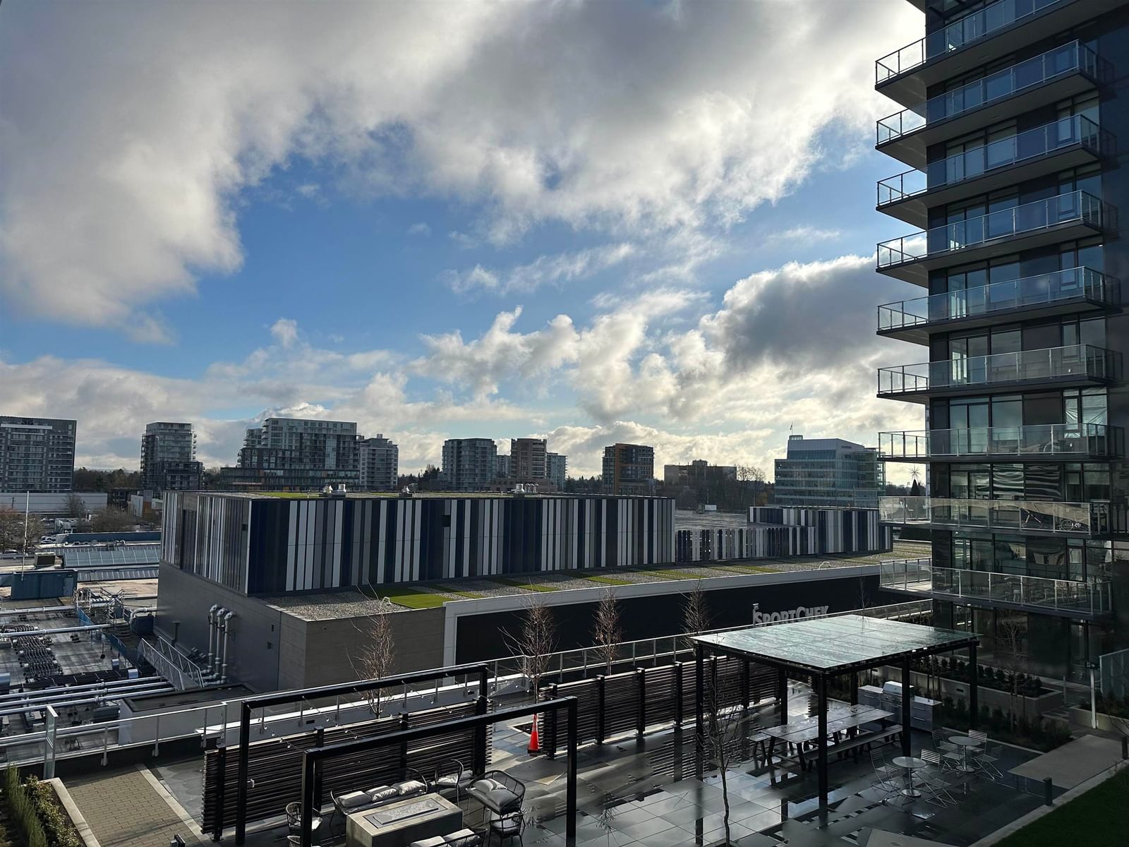 Listing Image 11