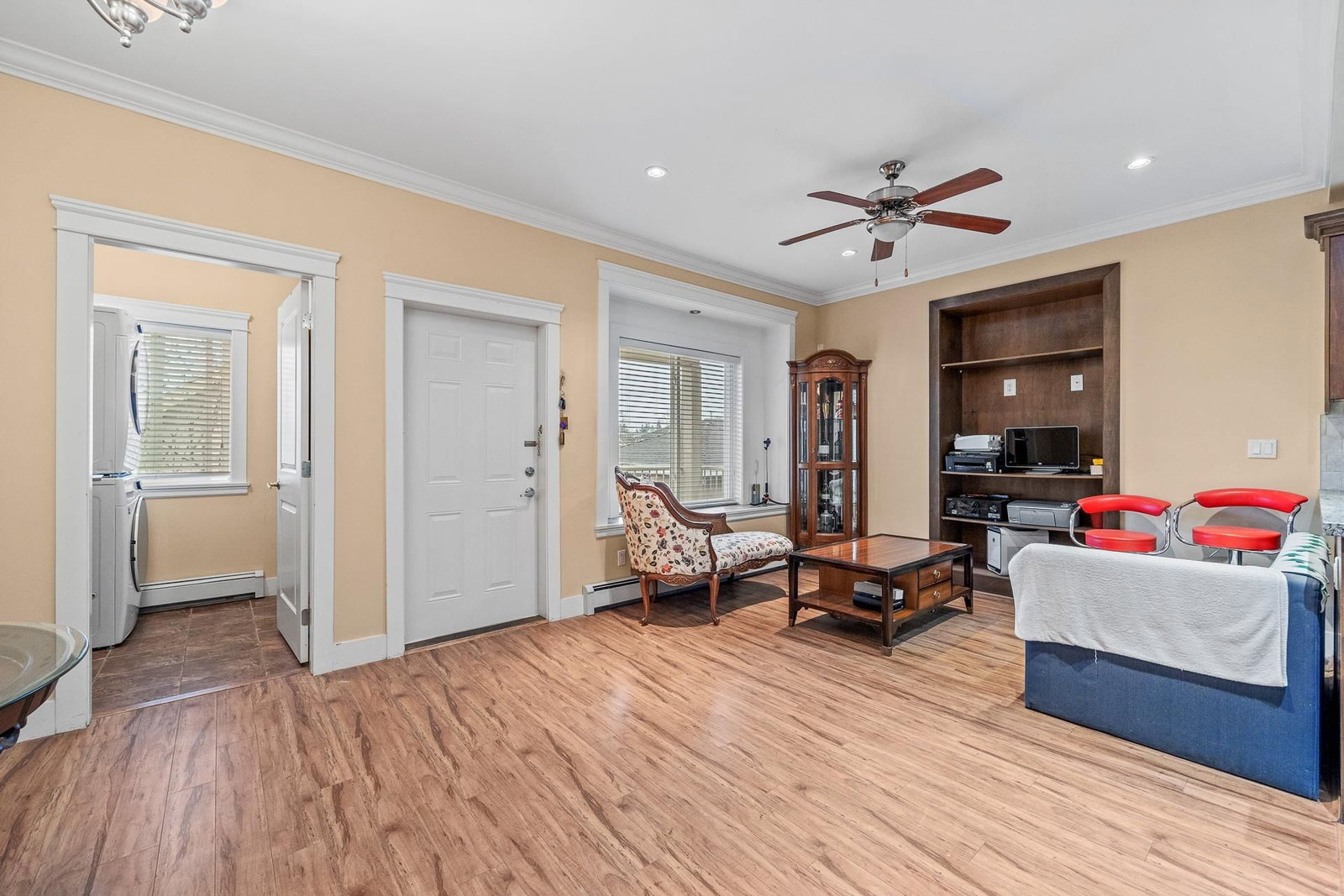 Listing Image 12