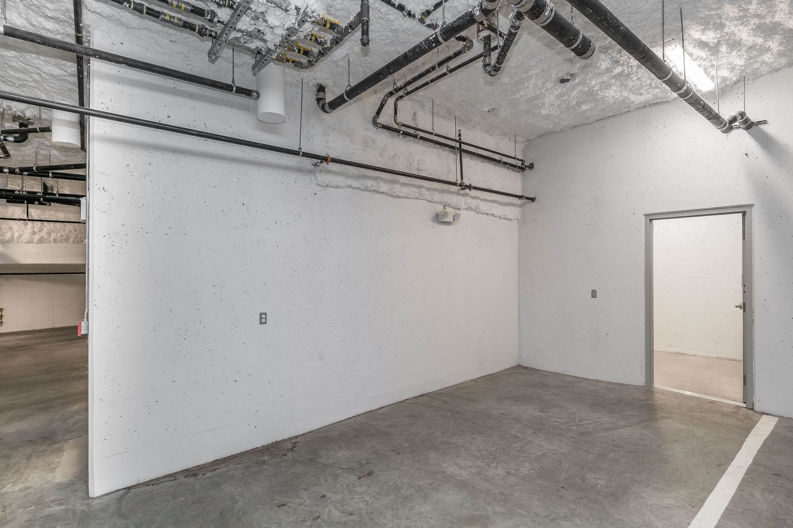 Listing Image 28