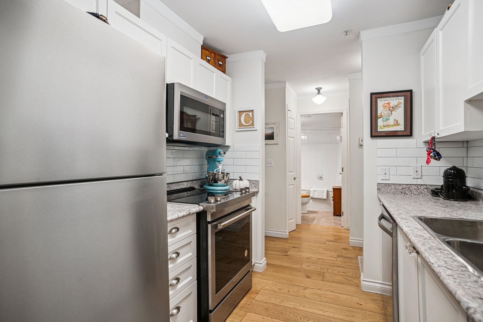 Listing Image 12