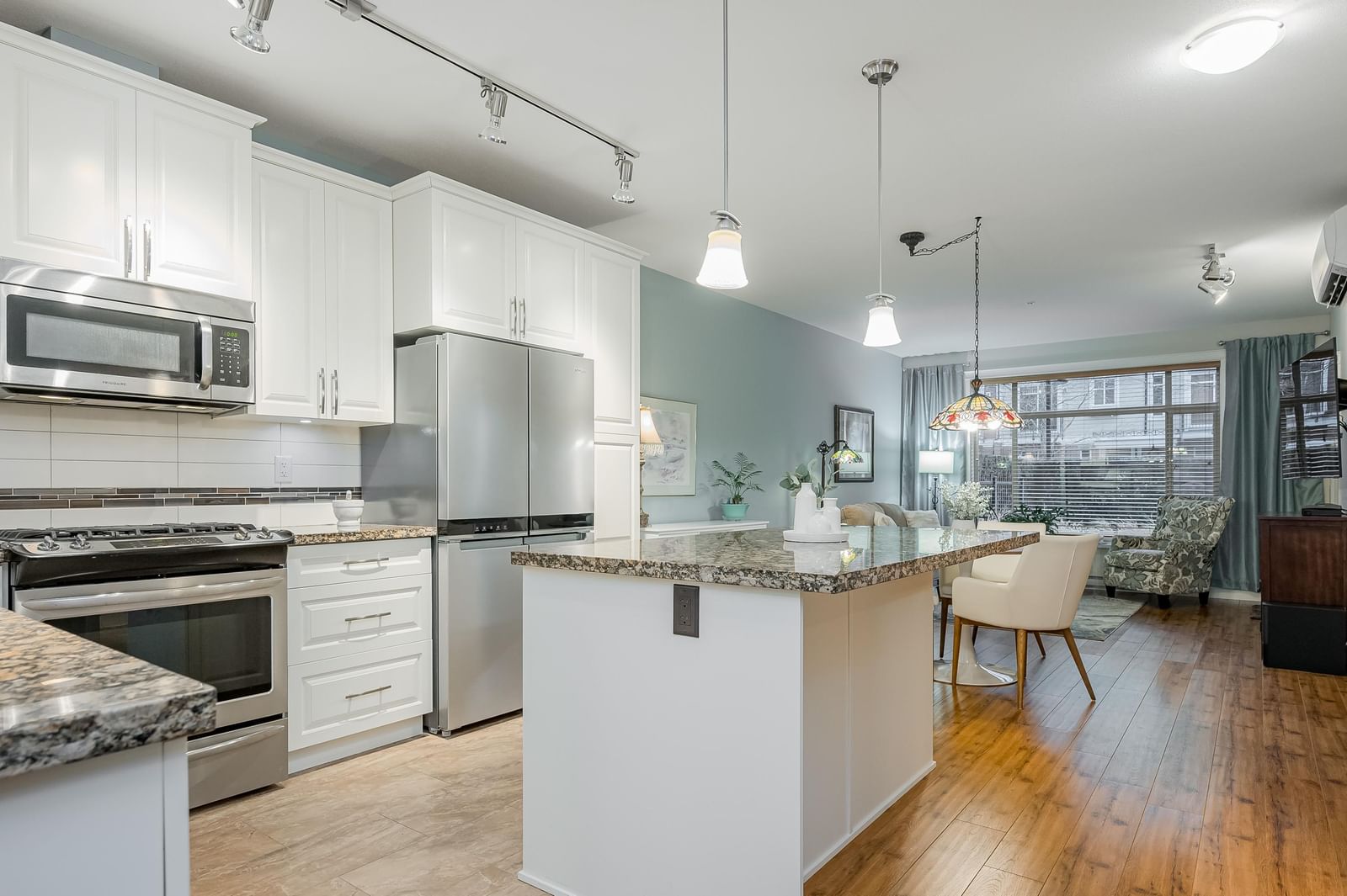 Listing Image 13