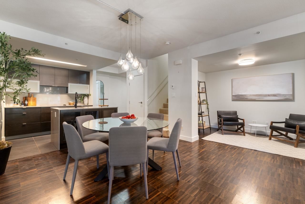 Listing Image 11