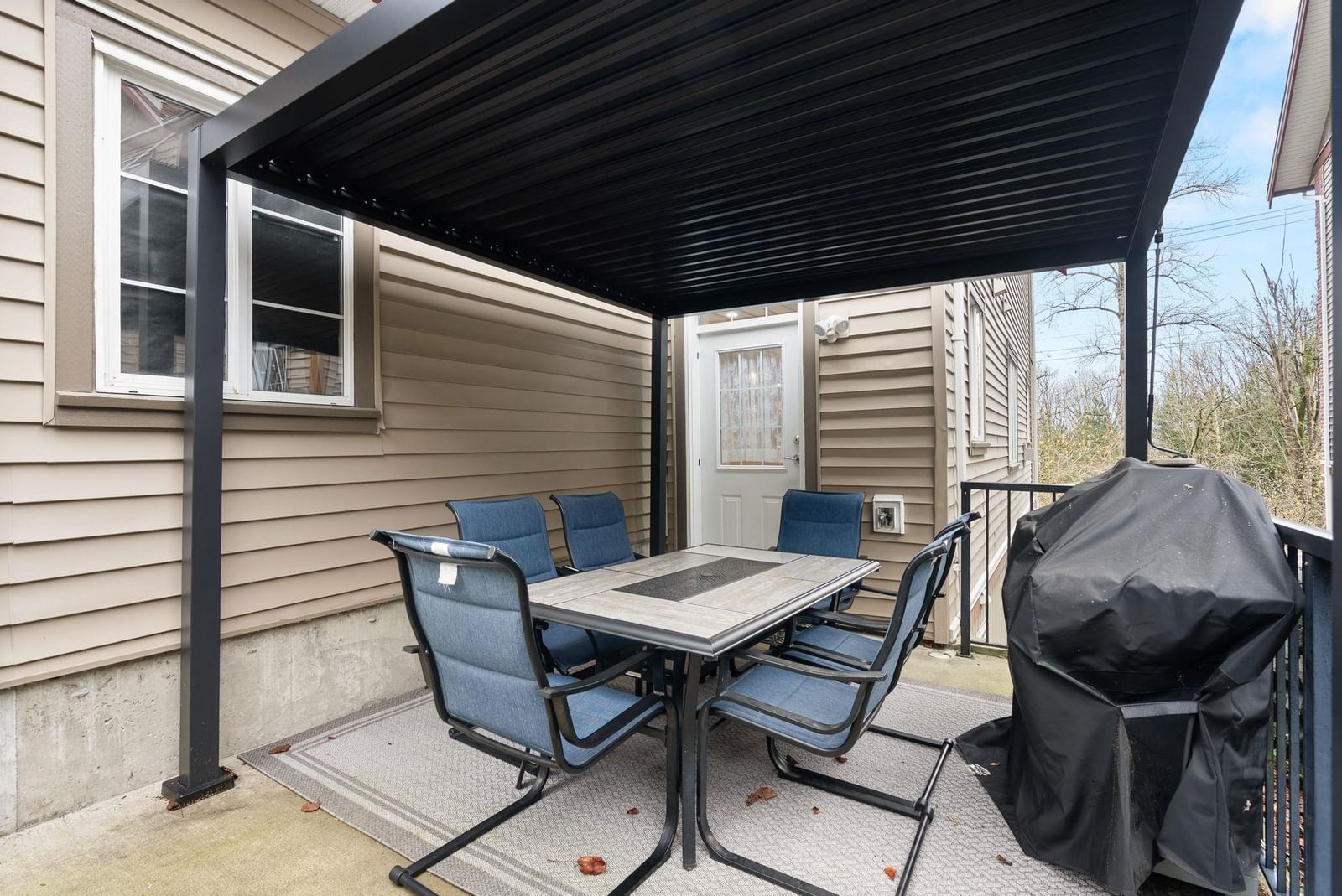 Listing Image 18