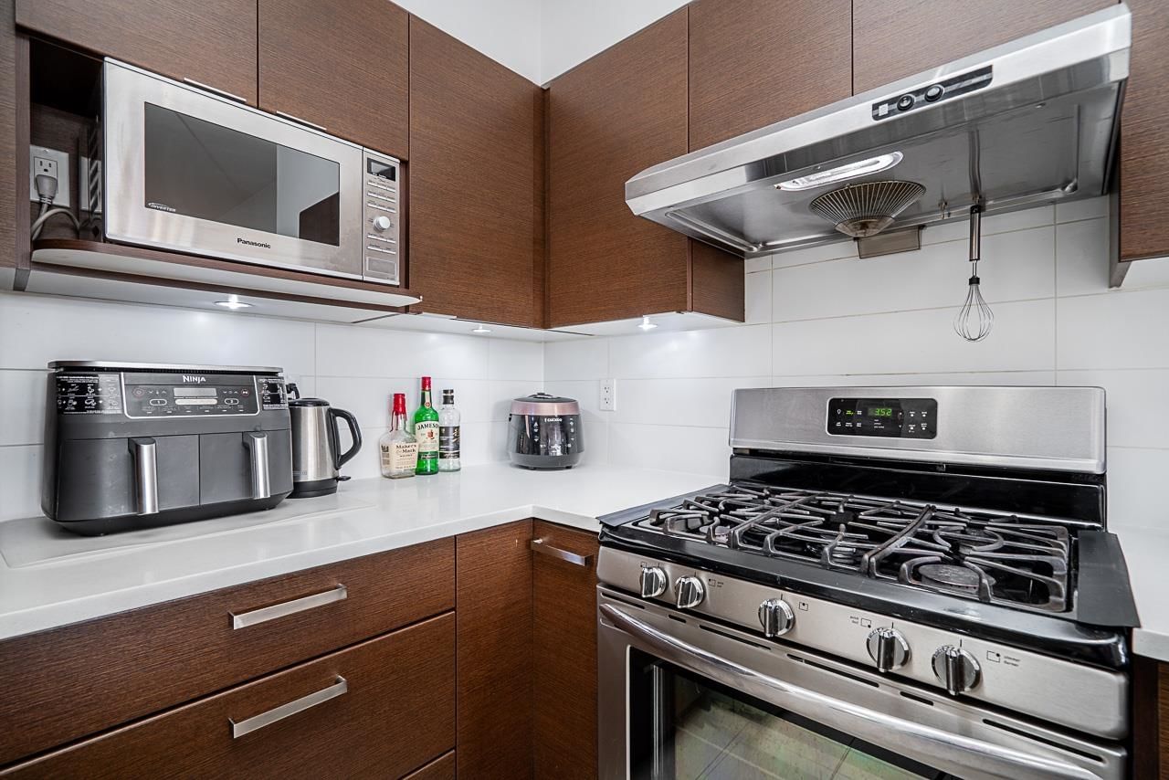 Listing Image 11
