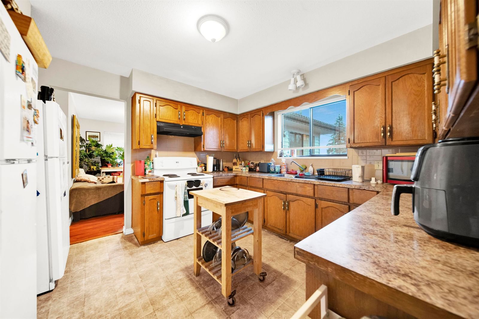 Listing Image 9