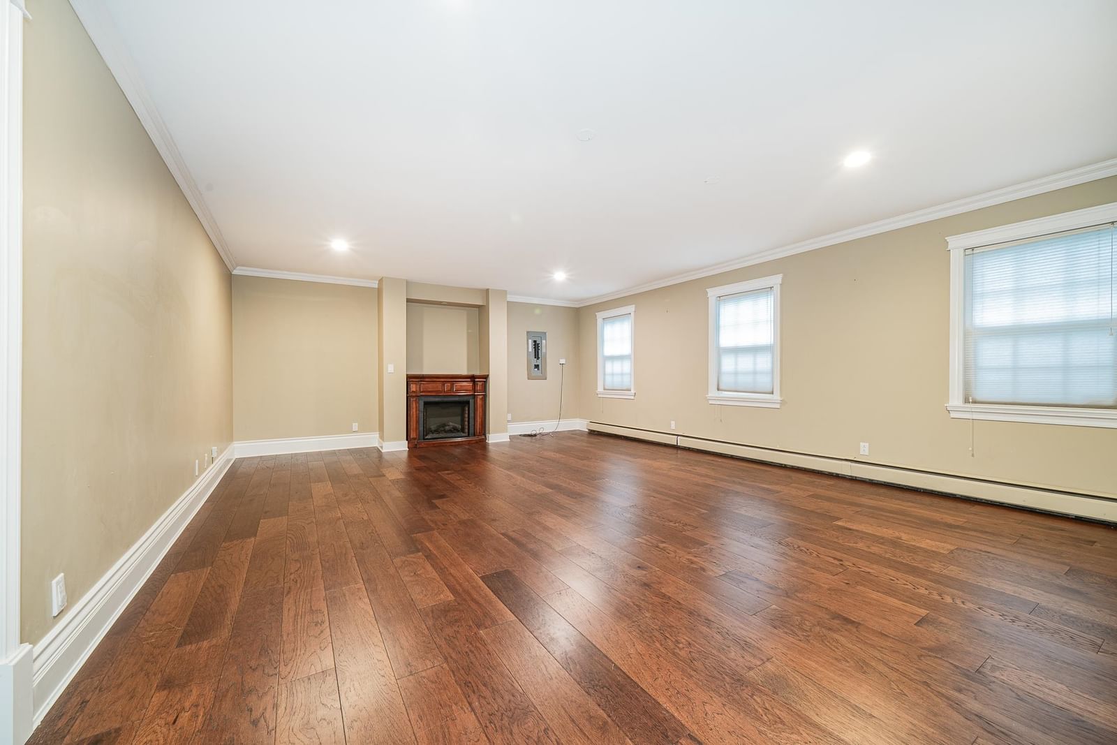 Listing Image 17