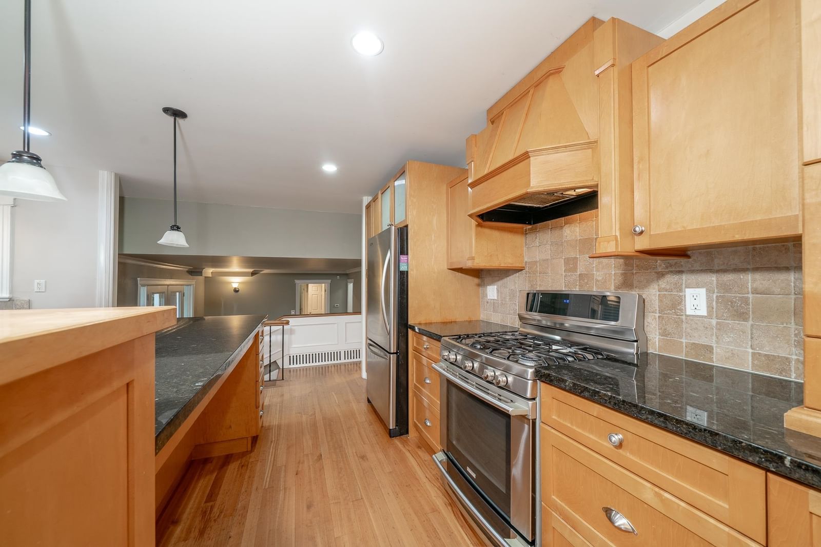 Listing Image 9