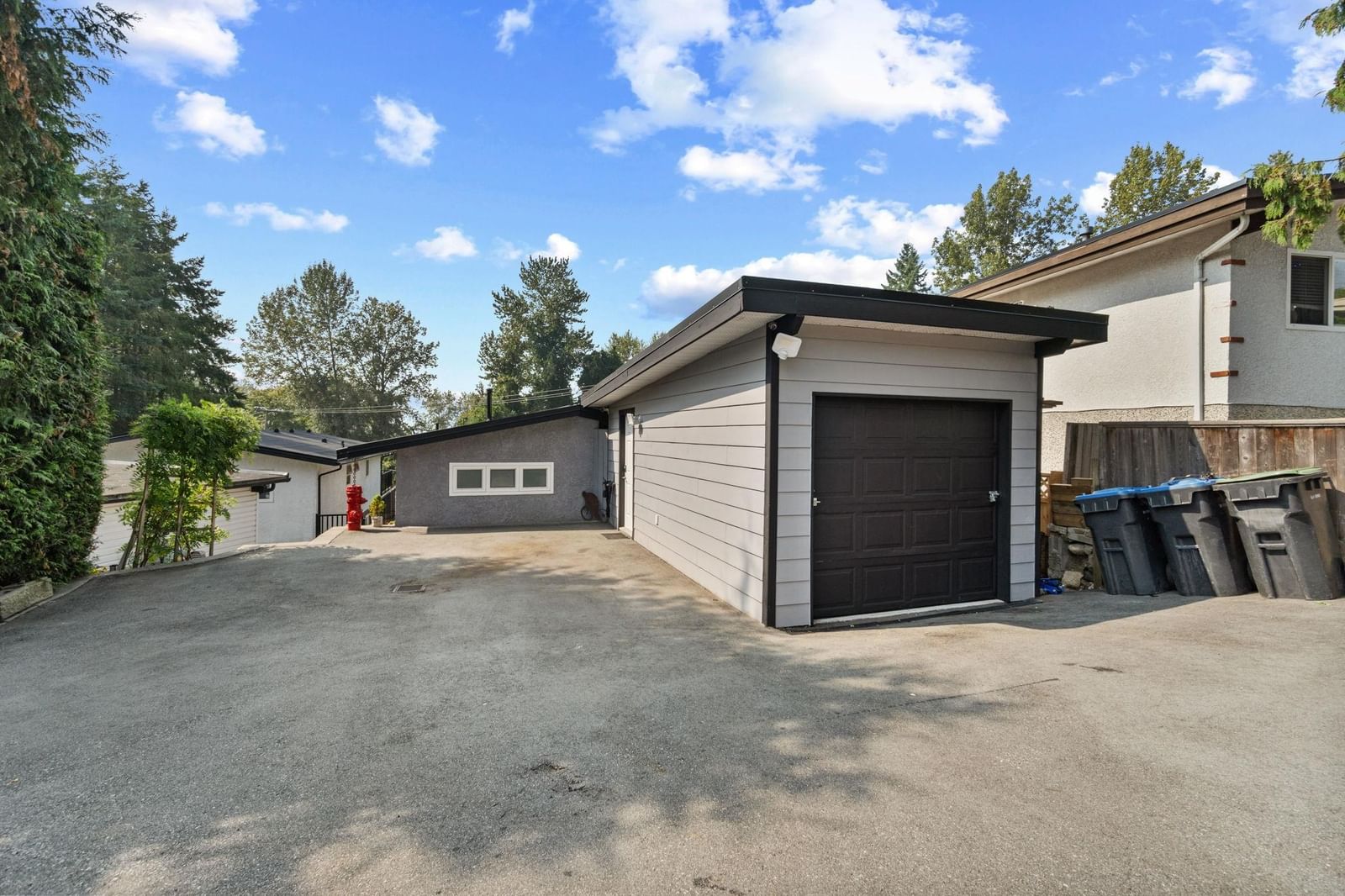 Listing Image 28