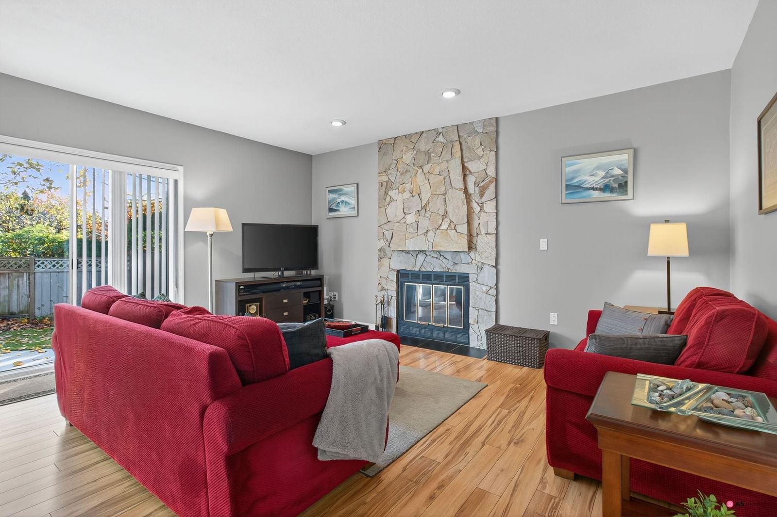 Listing Image 16