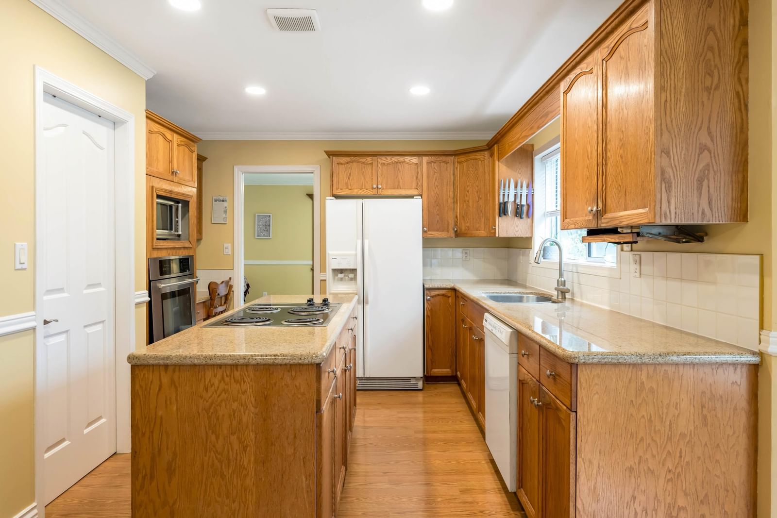 Listing Image 14