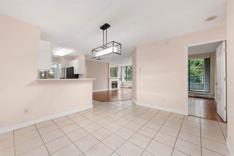 306 - 6622 Southoaks Crescent, Burnaby, V5E 4K2 | Image 2