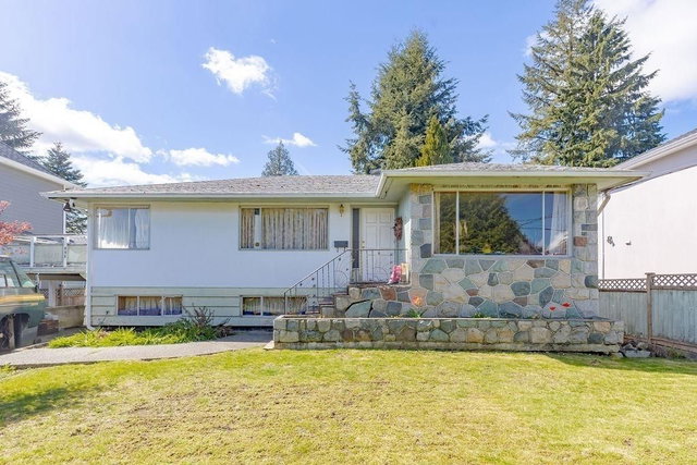 892 Macintosh Street