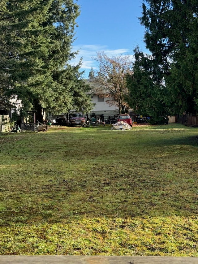 892 Macintosh Street