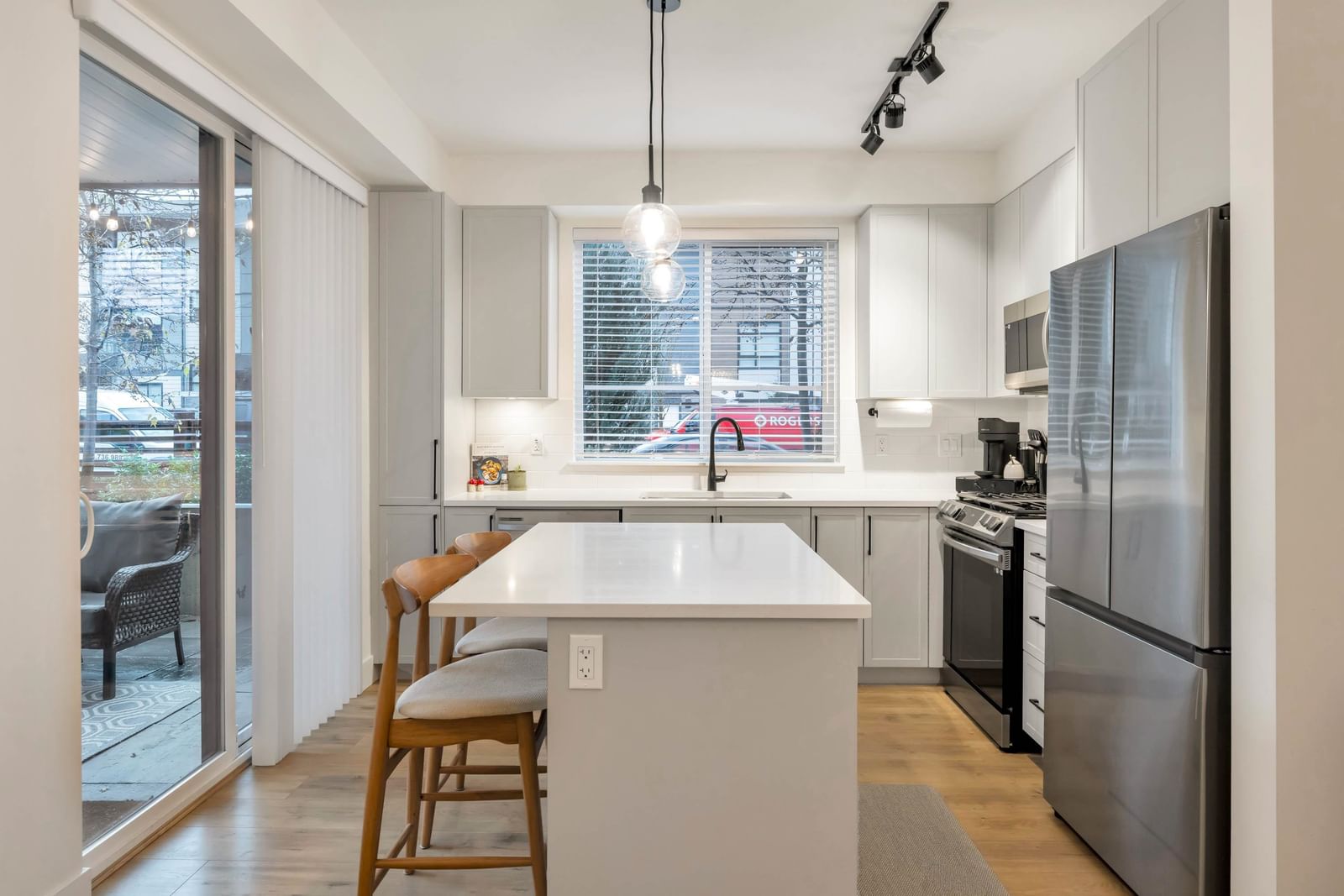 Listing Image 10