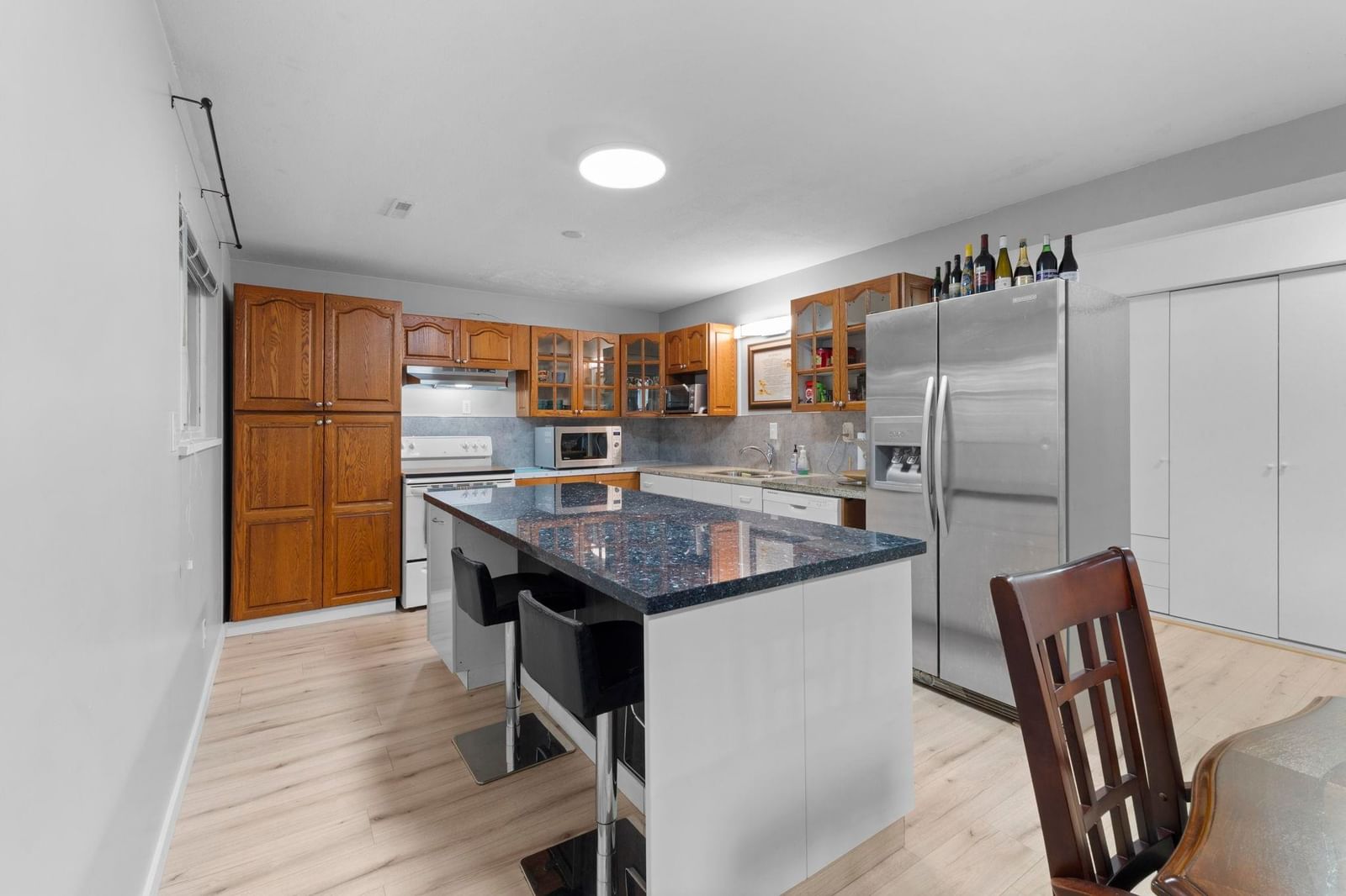 Listing Image 18