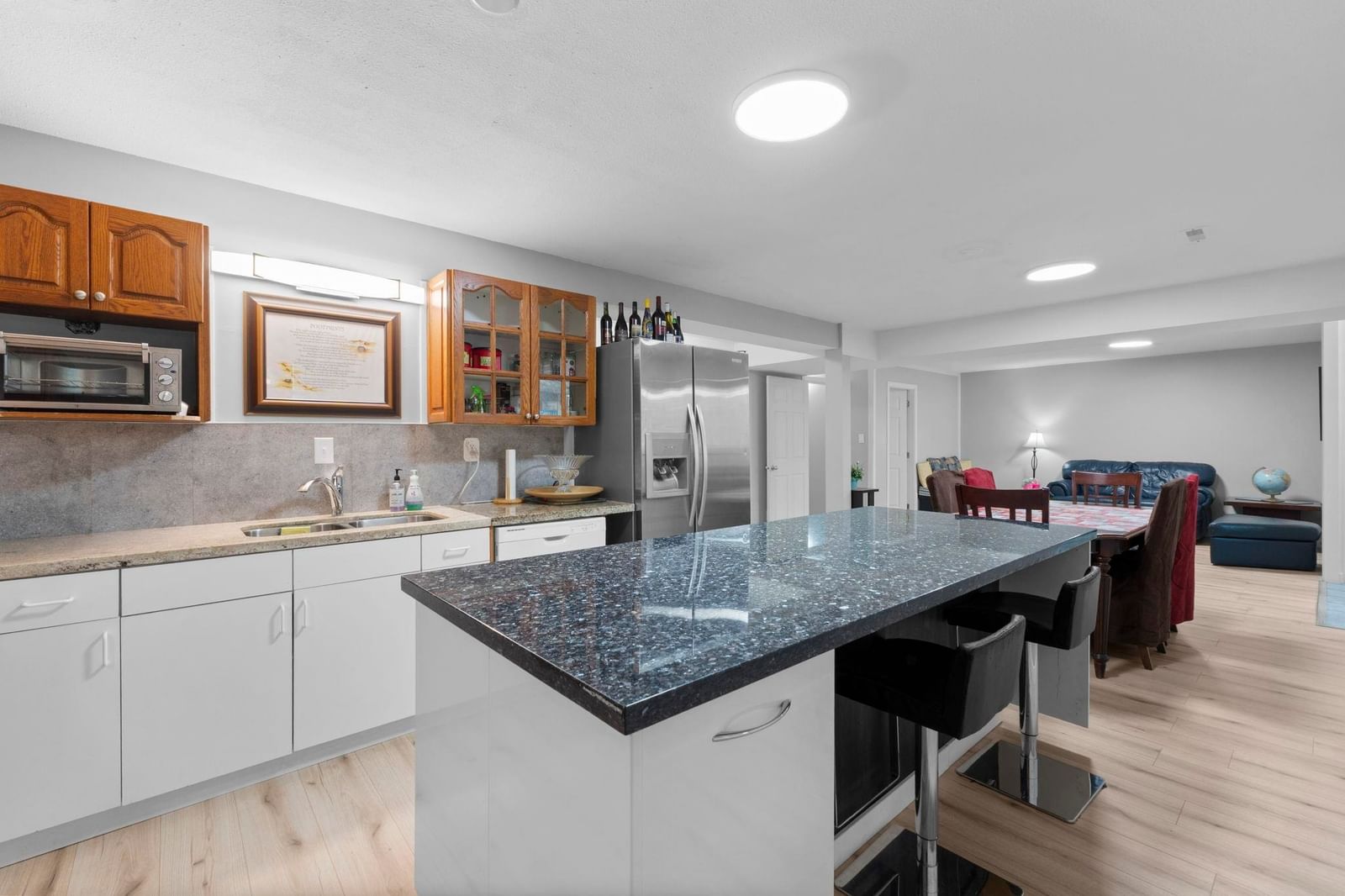 Listing Image 19