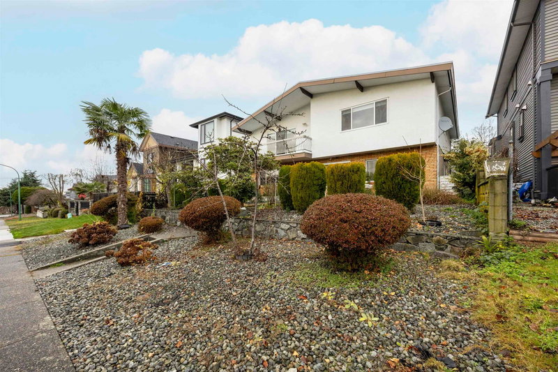 3881 Napier Street, Burnaby, V5C 3E6 | Image 2