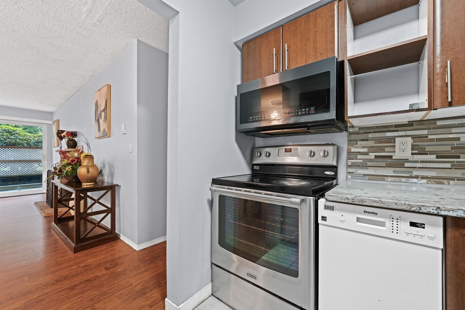 Listing Image 14