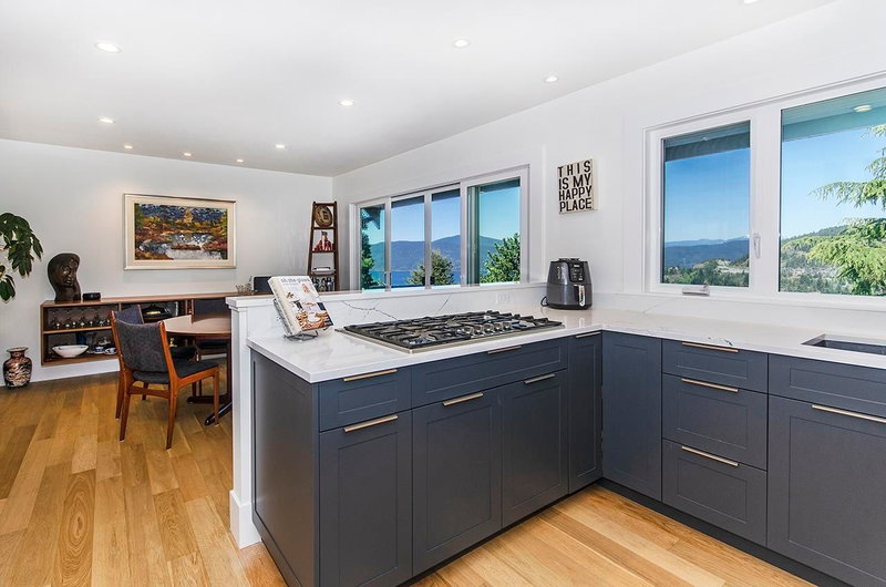 5237 Timberfeild Road, West Vancouver, V7W 2Y5 | Image 2