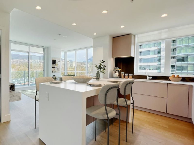 807 - 1675 Lions Gate Lane, North Vancouver, V7P 0E3 | Image 3