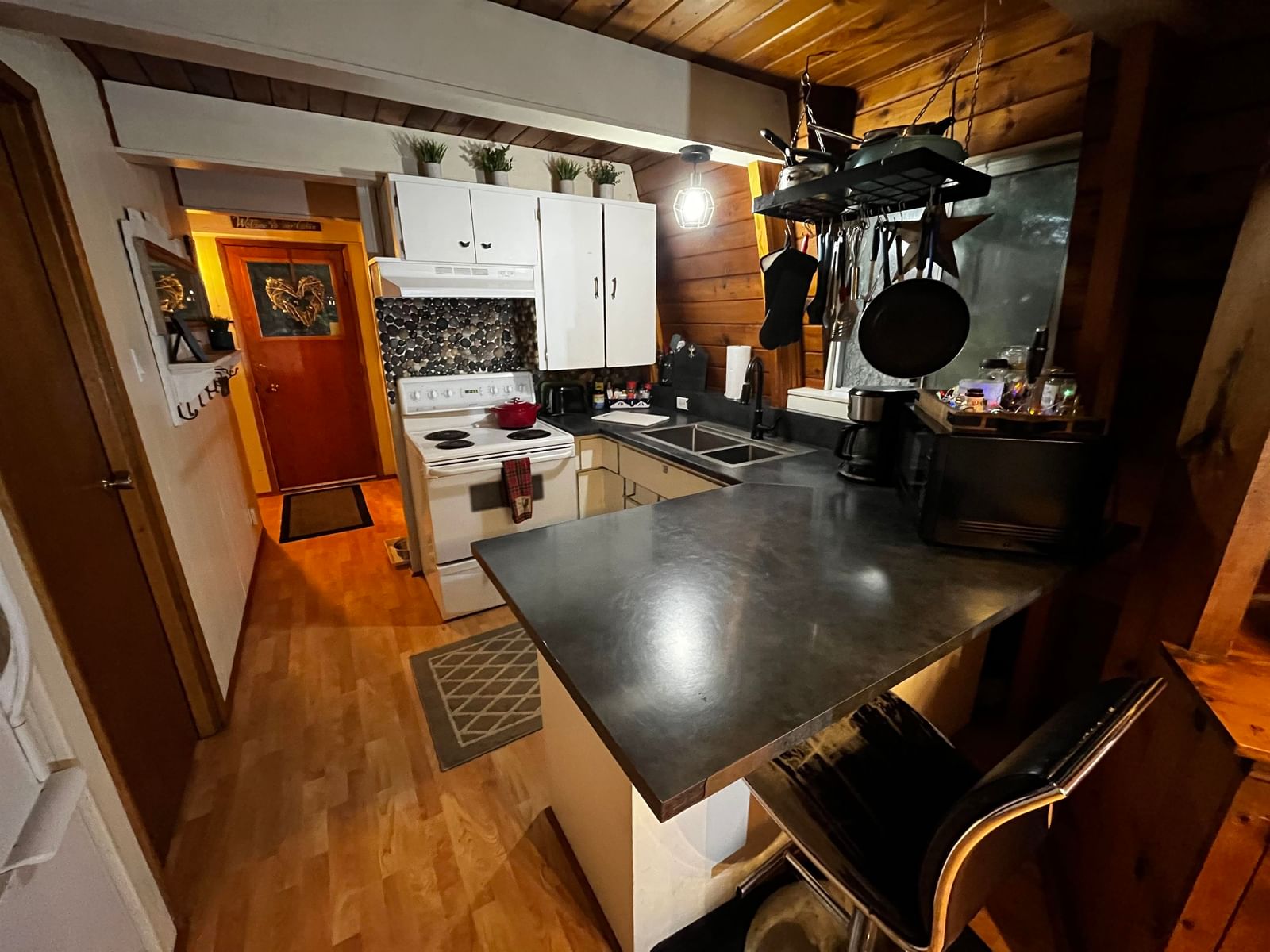 Listing Image 8