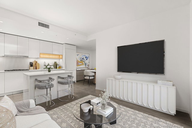 529 - 6300 Minoru Boulevard