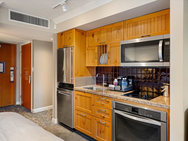 855 - 4090 Whistler Way