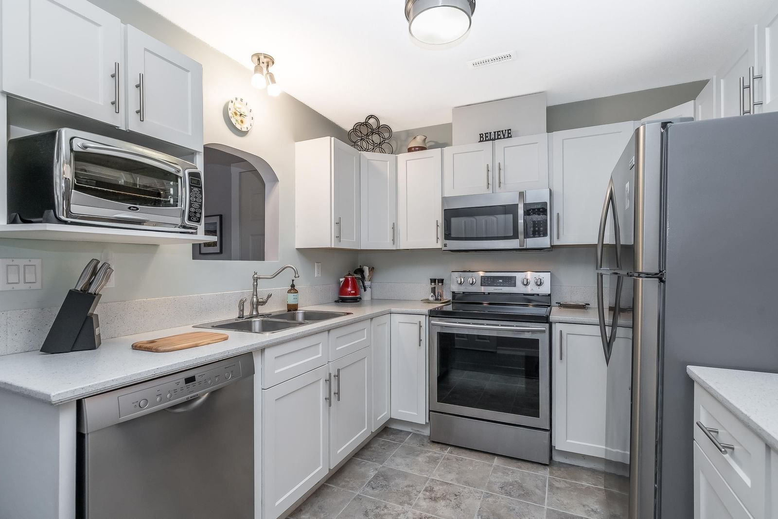 Listing Image 9
