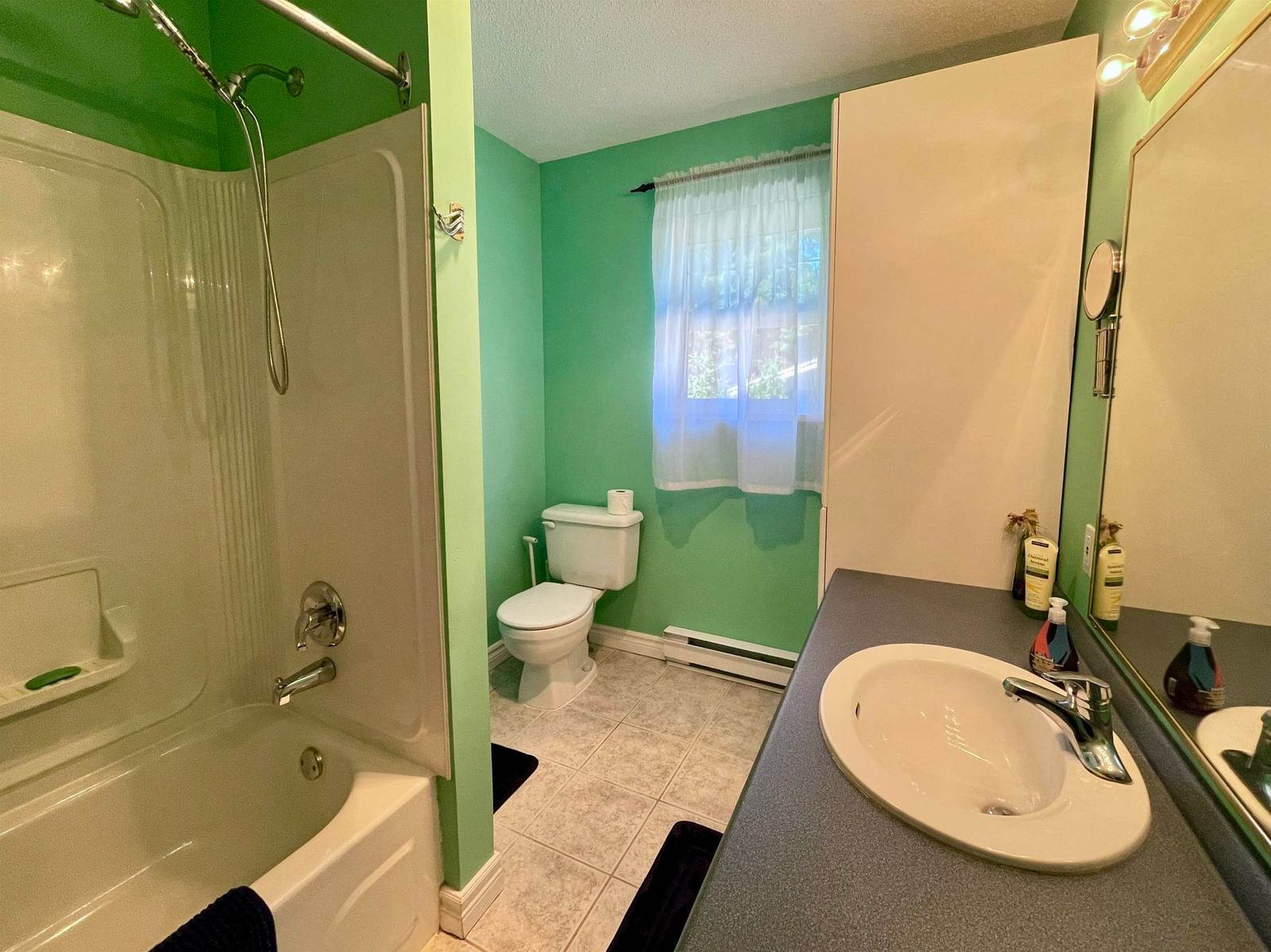 Listing Image 19