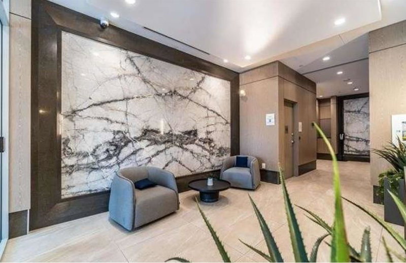 809 - 1441 Johnston Road, White Rock, V4B 3Z4 | Image 2