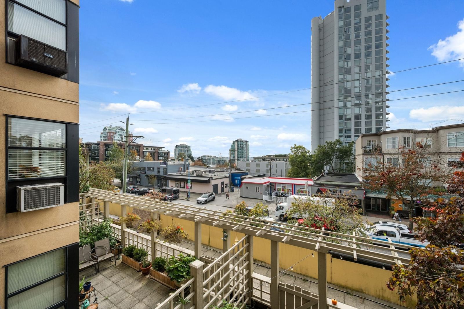 Listing Image 11