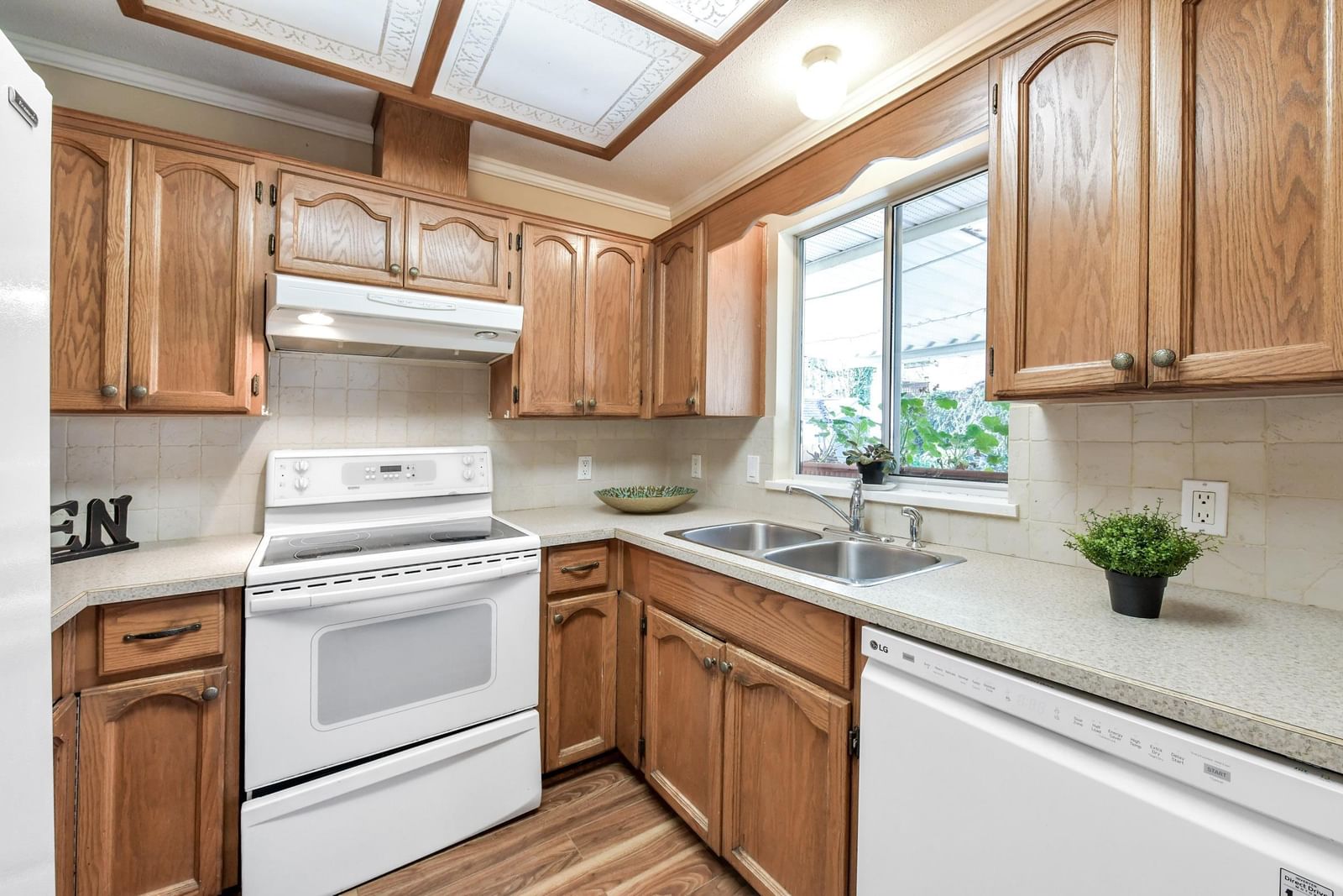 Listing Image 15