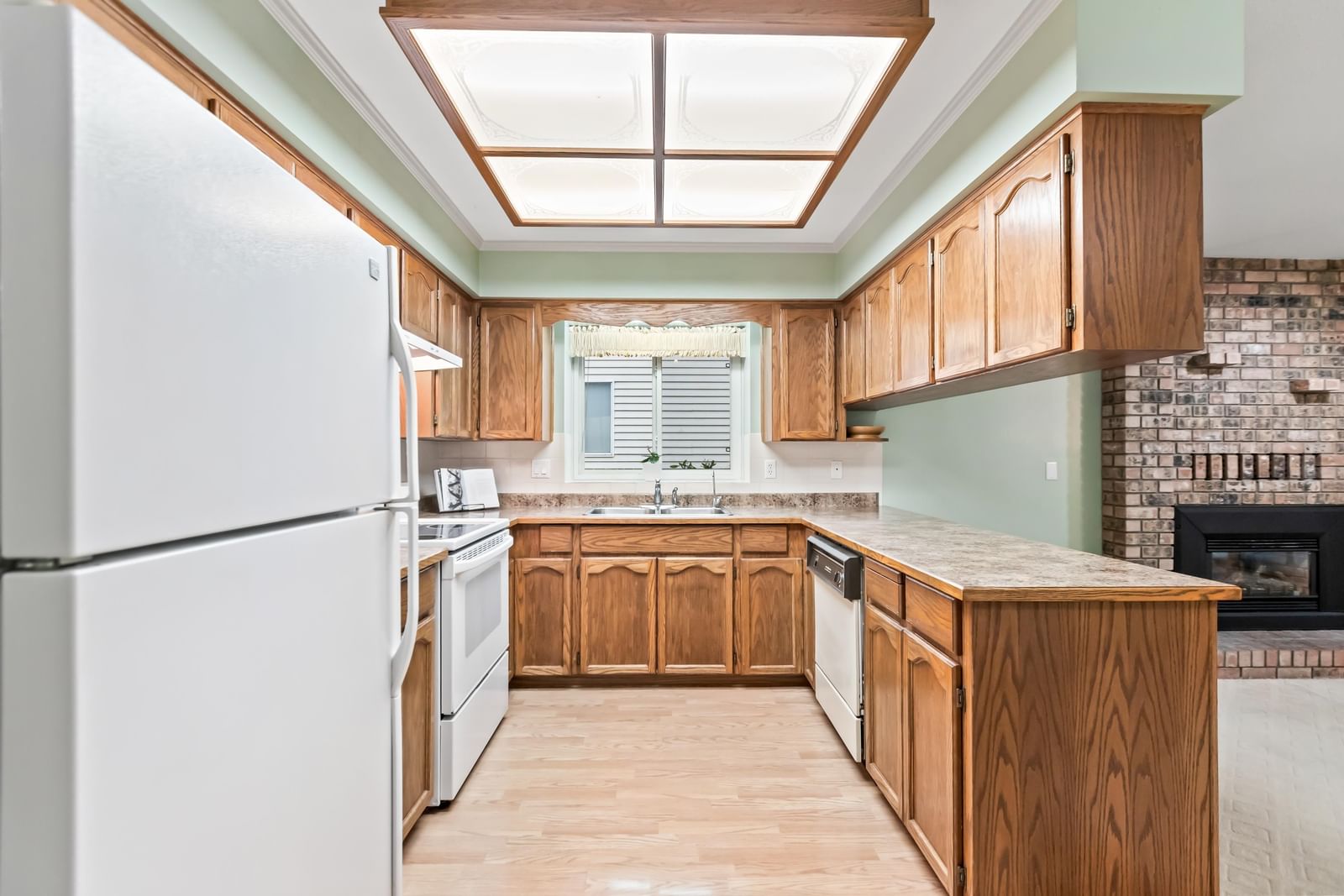Listing Image 14