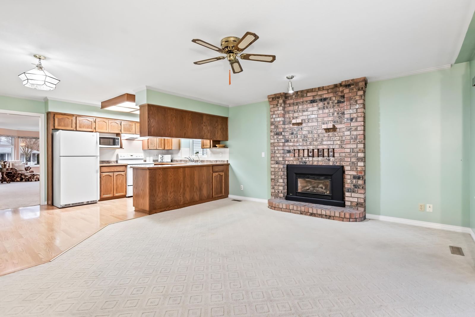 Listing Image 20