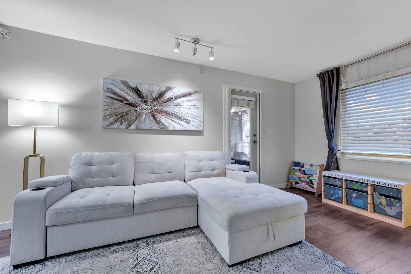Listing Image 15