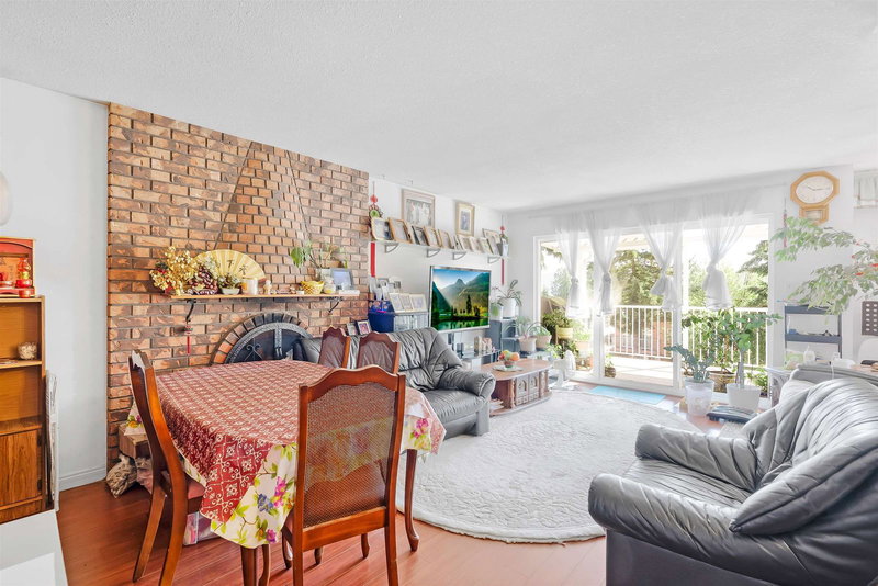 45 Stratford Avenue, Burnaby, V5B 1L1 | Image 3