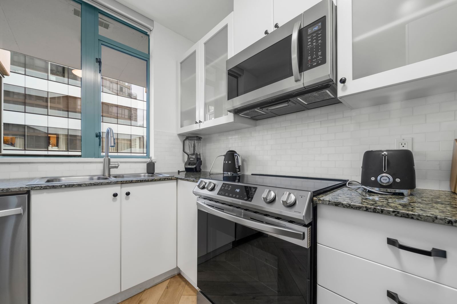 Listing Image 11