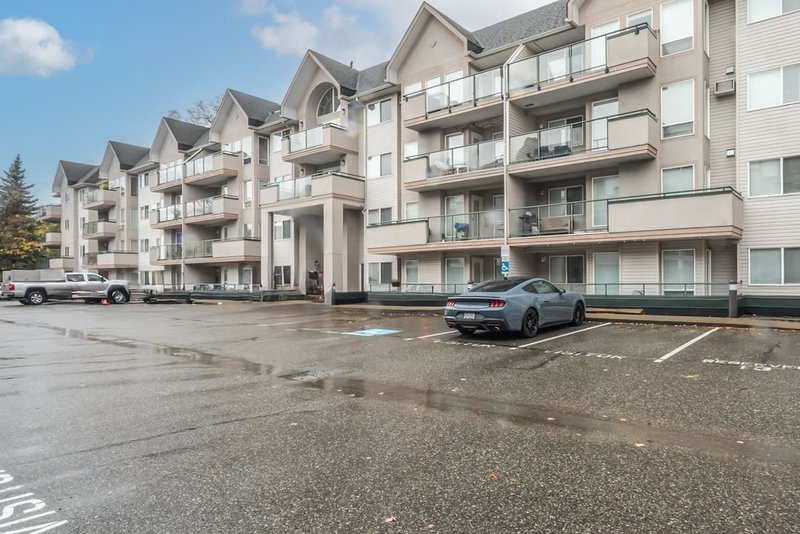 401 - 33738 King Road, Abbotsford, V2S 8J5 | Image 2