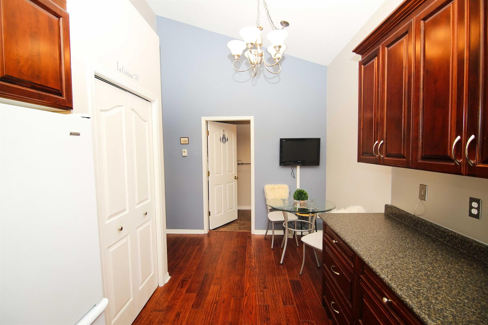 Listing Image 13
