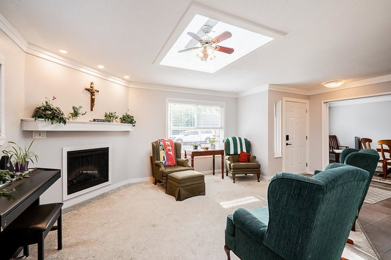 6064 Brooks Crescent, Surrey, V3S 7L1 | Image 3