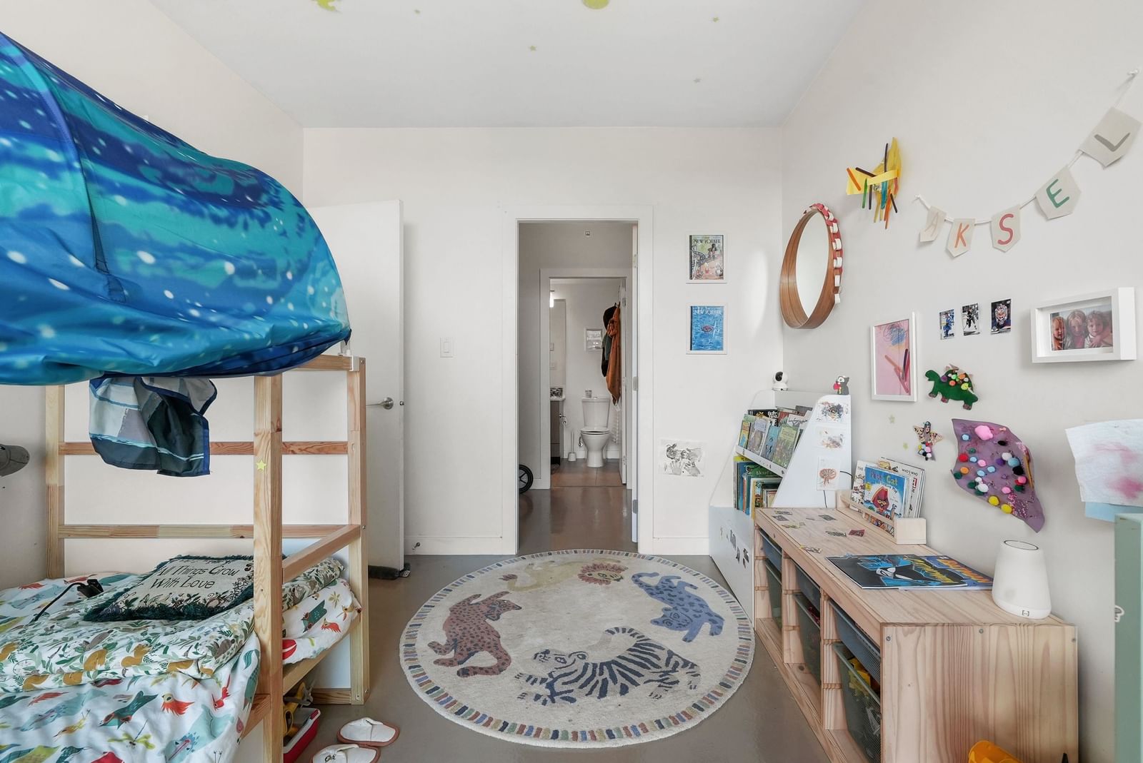 Listing Image 10