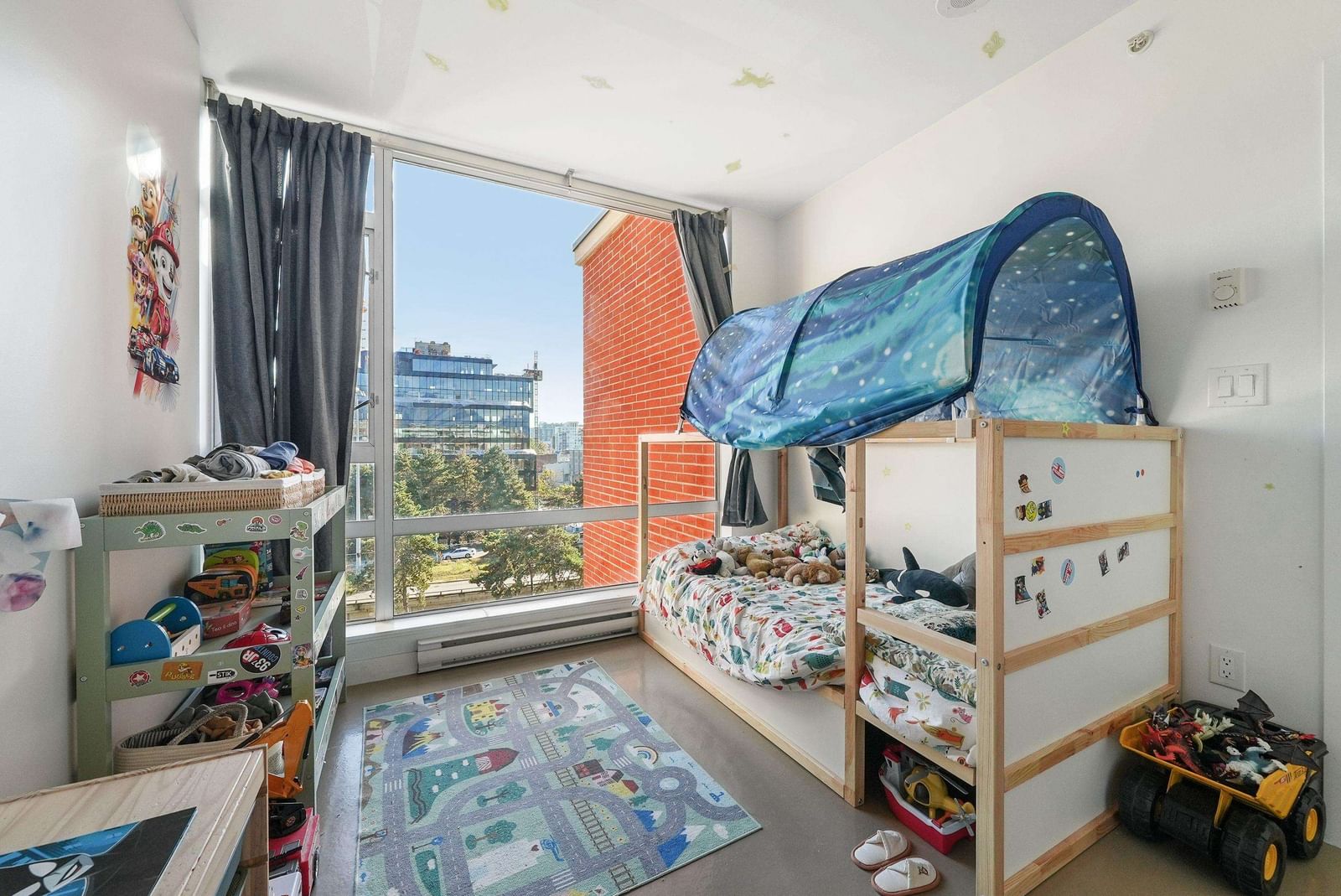 Listing Image 9