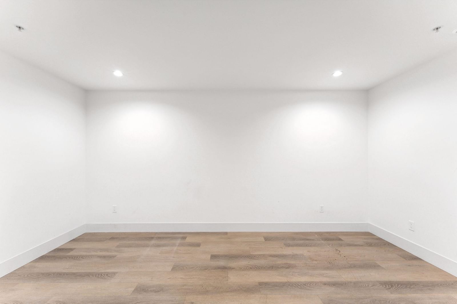 Listing Image 30