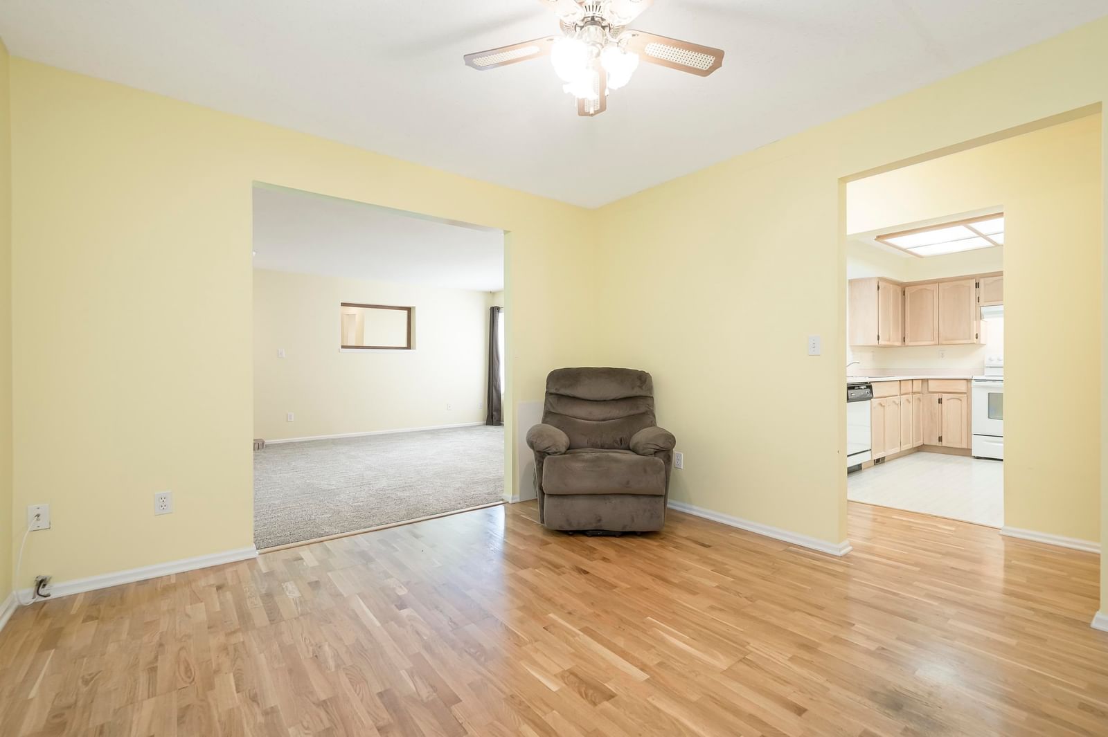 Listing Image 16